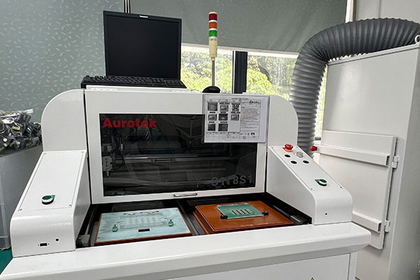 What are the common terms and characteristics of circuit board mounting?